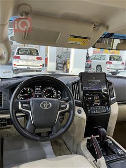 تۆیۆتا لاند کروزەر